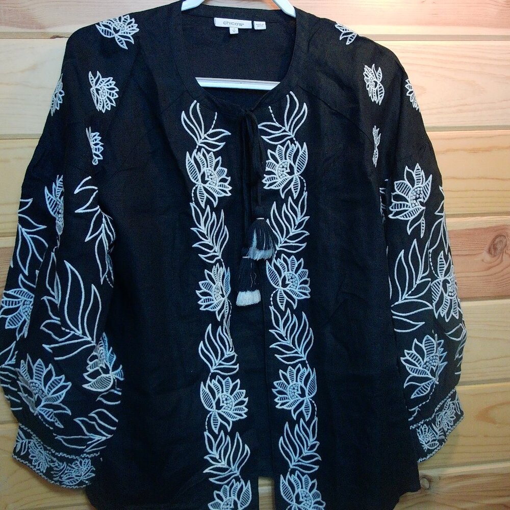 Chico’s Women’s Boho Linen Black & White Floral Embroidered Jacket – Size 1 or M
